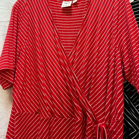 Truth+Style Stripped Jersey Top w/Side Ties - Picture 3 of 4